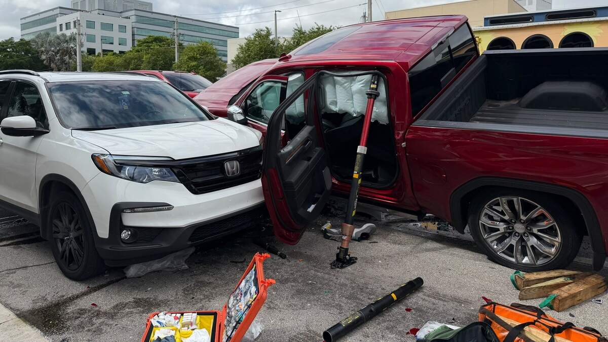 Multi-vehicle crash in Doral injures six, two critically