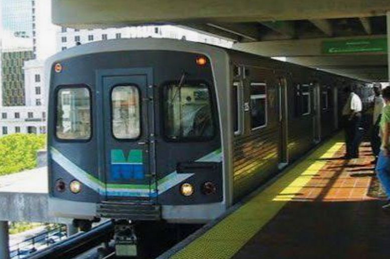Easy Perks puts businesses in front of Metrorail riders