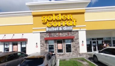 Popular buffet with rodent and roach issues! Midtown restaurant and lounge still has rodent issues