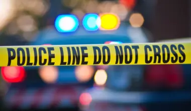Deputies hospitalized after courthouse arrest