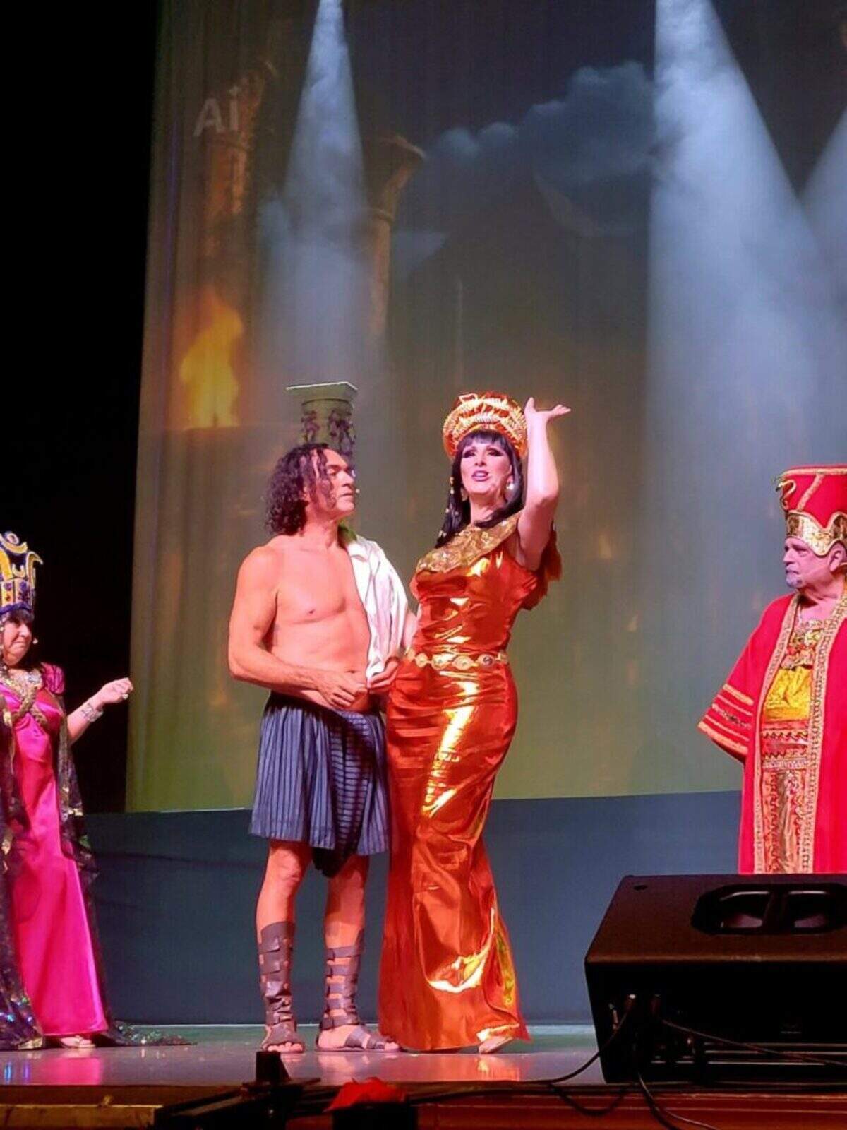 From left, Alicia Lora Salgado as Reina, Pedro de los Ríos as Casto José, Maylú Hernández as Lota and José Luis Bahamonde as Faraón in “La Corte de Faraón.”