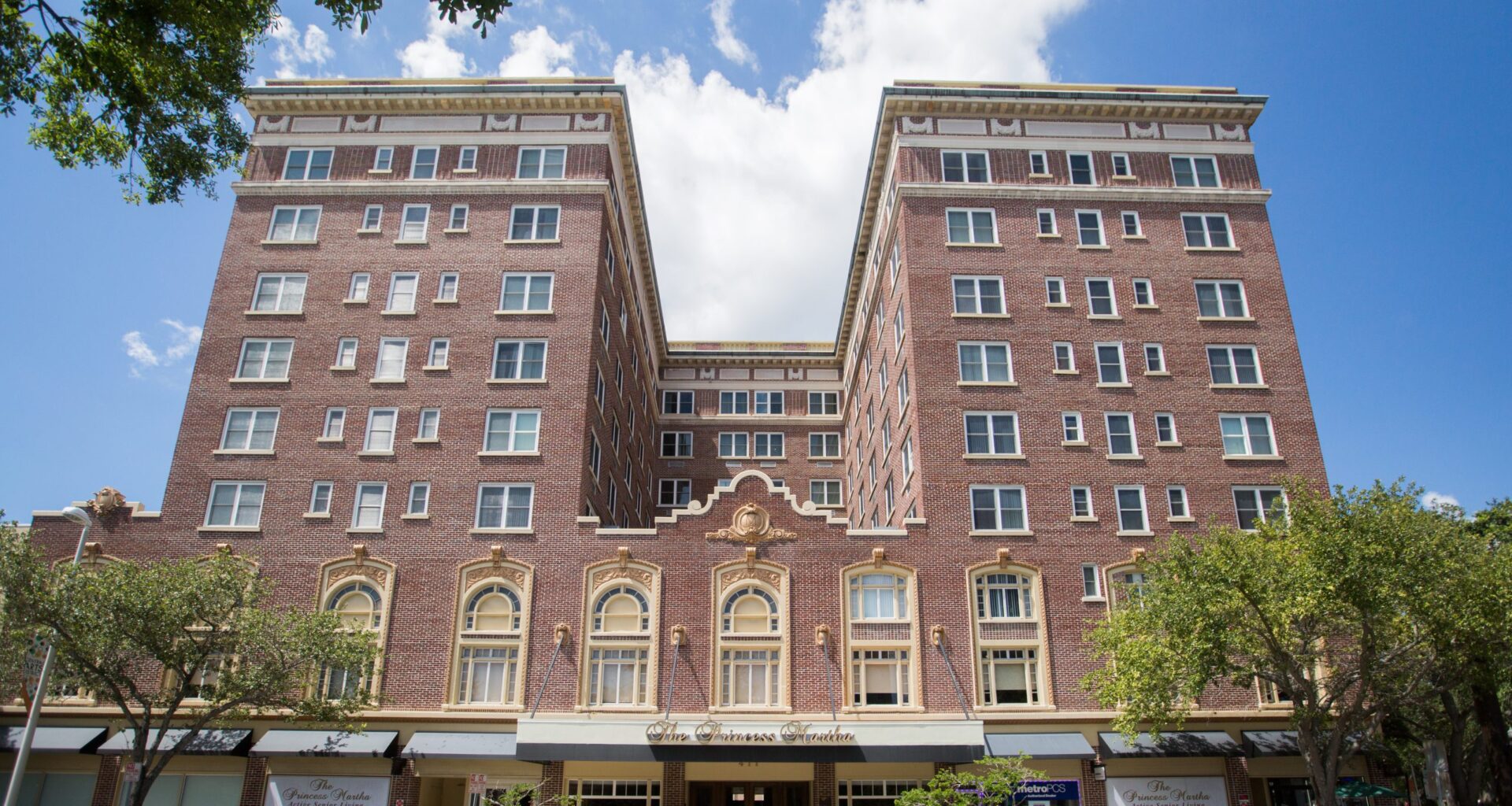 Sunshine Comedy Cafe plans to to open in downtown St. Pete
