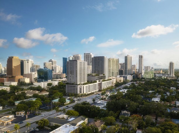 Rio Vista Residences has been proposed along Federal Highway just a few blocks south of the U.S. 1 tunnel in Fort Lauderdale. The two-tower project would add 440 residential units along with restaurants and shops. (Palma Architecture, Courtesy)
