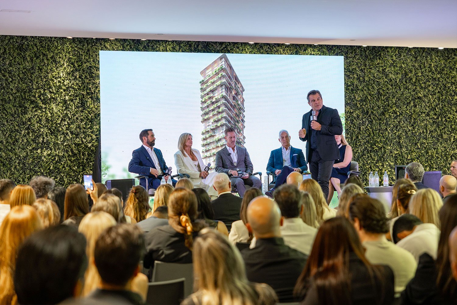 ONE | Sotheby’s International Realty Broker Associate Julian Johnston, Luxe Living Realty Founder & Principal Broker Dora Puig, David Siddons Group CEO and Founder David Siddons, The Real Deal’s Hannah Kramer, Berkshire Hathaway HomeServices EWM Realty Senior Vice President Nelson Gonzalez and Artefacto CEO Paulo Bacchi 