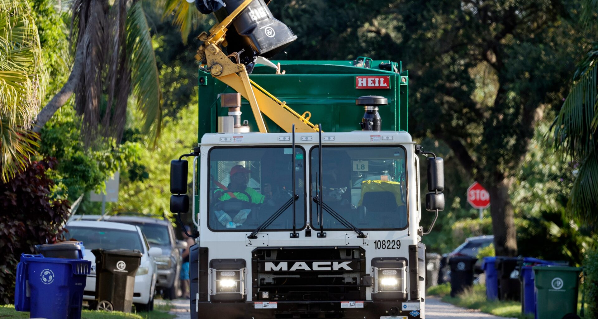 Fort Lauderdale: Put that trash can back or risk hefty fine