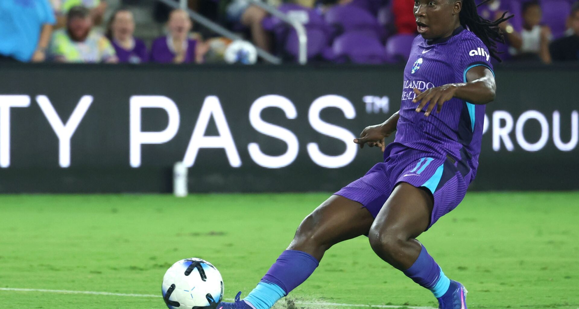 Pride's Barbra Banda signs to stay in Orlando through 2029