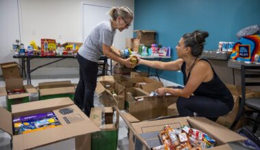 Colombians in Orlando help home country after earthquake