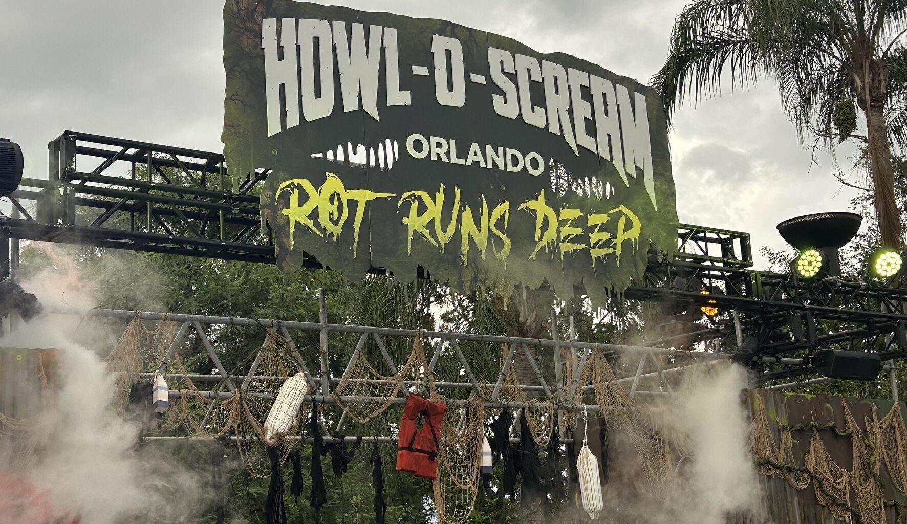 Review: SeaWorld Orlando's Howl-O-Scream and 'Summer" house