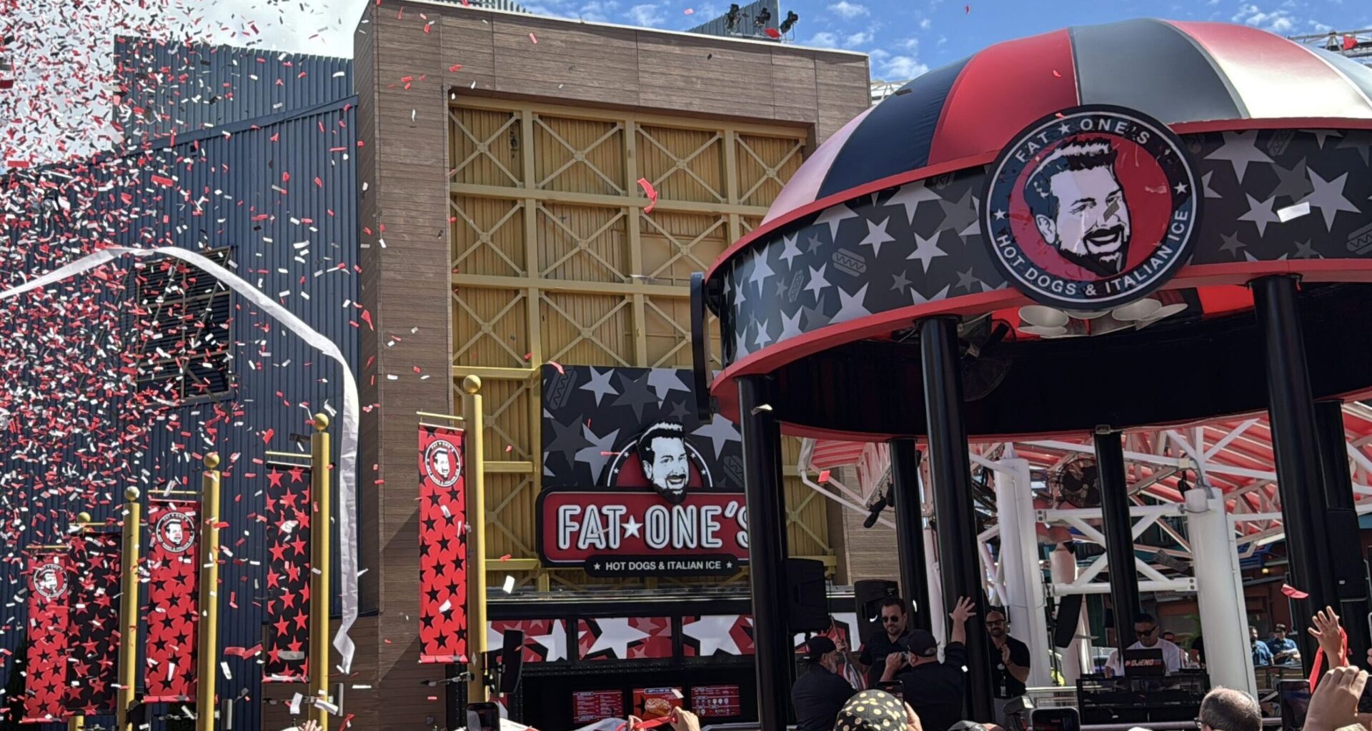 PHOTOS: Grand Opening of Joey Fatone's Fat One’s Hot Dogs & Italian Ice at Universal Orlando CityWalk