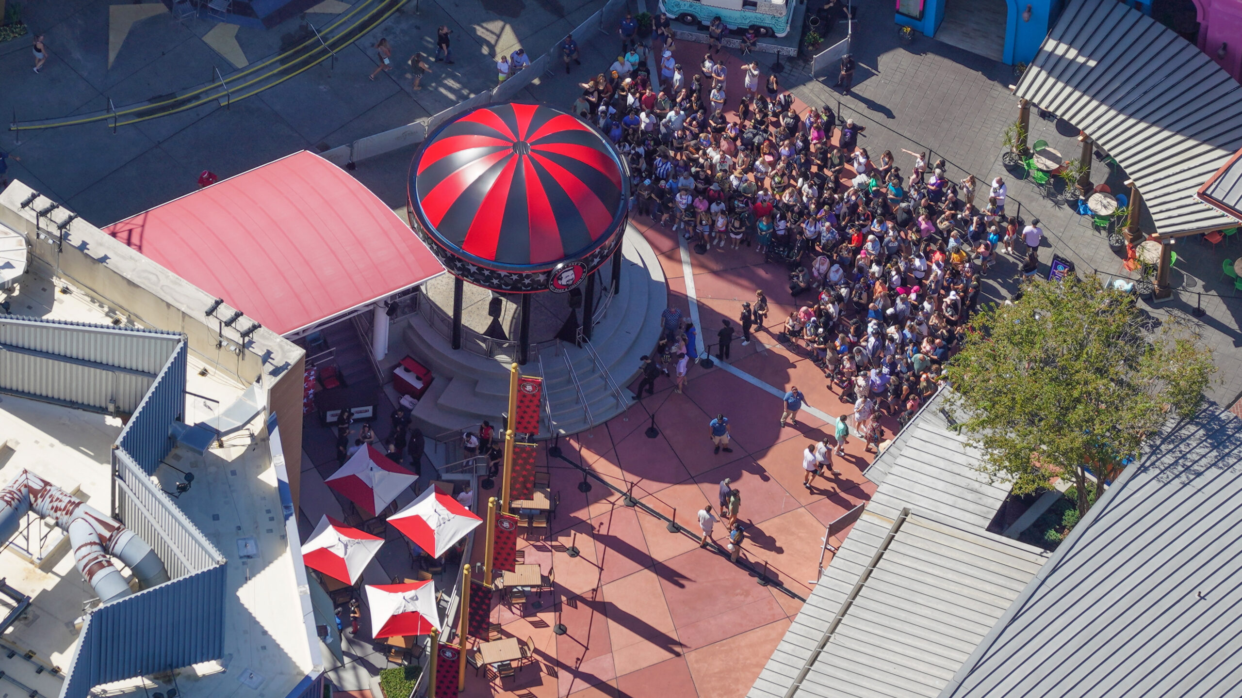Joey Fatone has gone from performing at Universal Studios Florida to opening his very own restaurant at Universal CityWalk.
