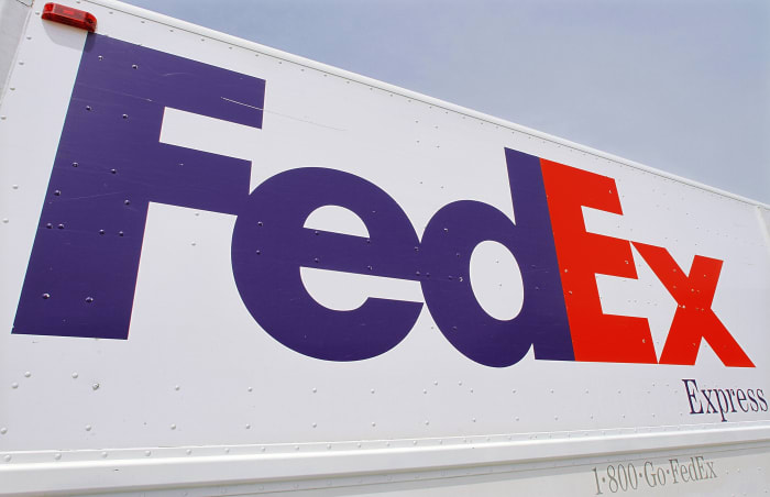 Charges dropped against wife of man charged in $240K FedEx gold-coin theft