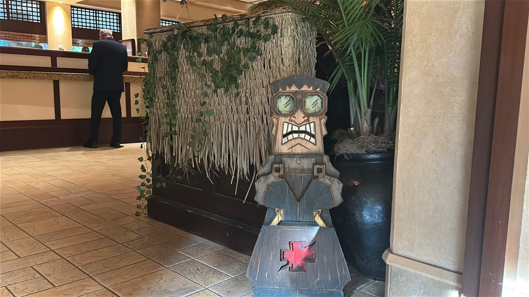 Ygor tiki statue