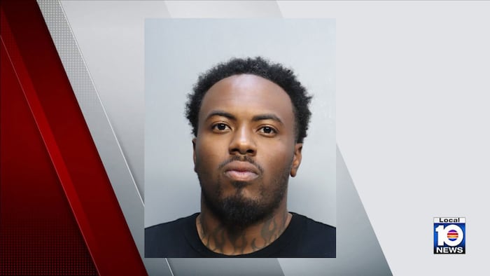 Man arrested over Draco pistol in Aventura was out on bond after arrest in Miami Springs, records show