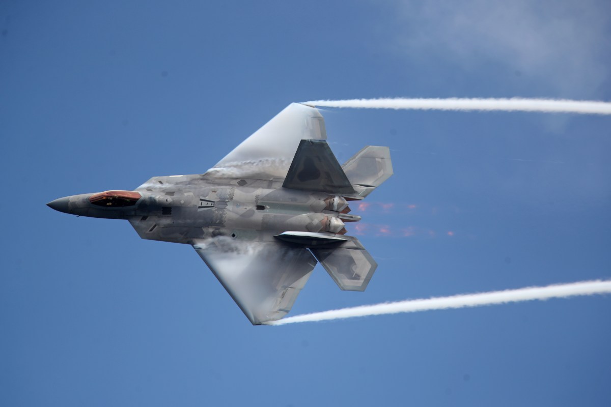 Orlando Air Show: F-22s, F-18s roar above Sanford this weekend