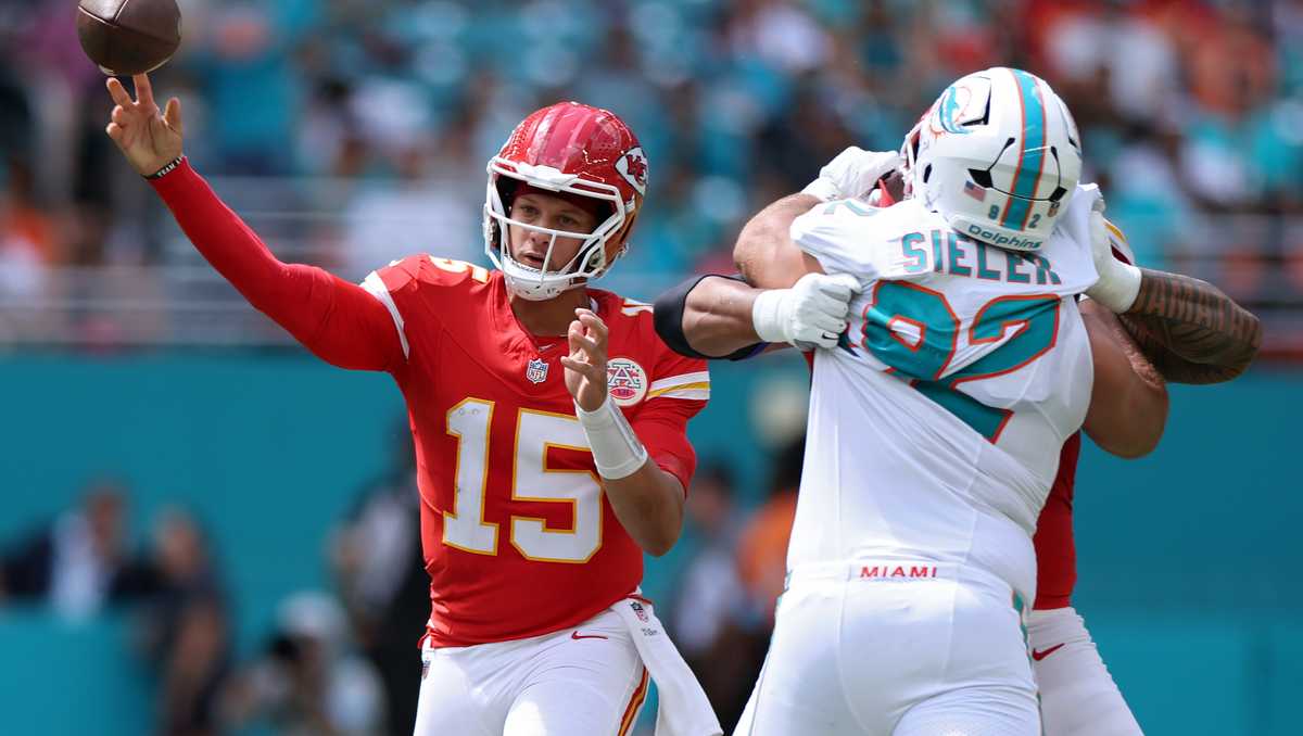 Chiefs beat Dolphins 24-10 after Miami's De'Von Achane exits with injury