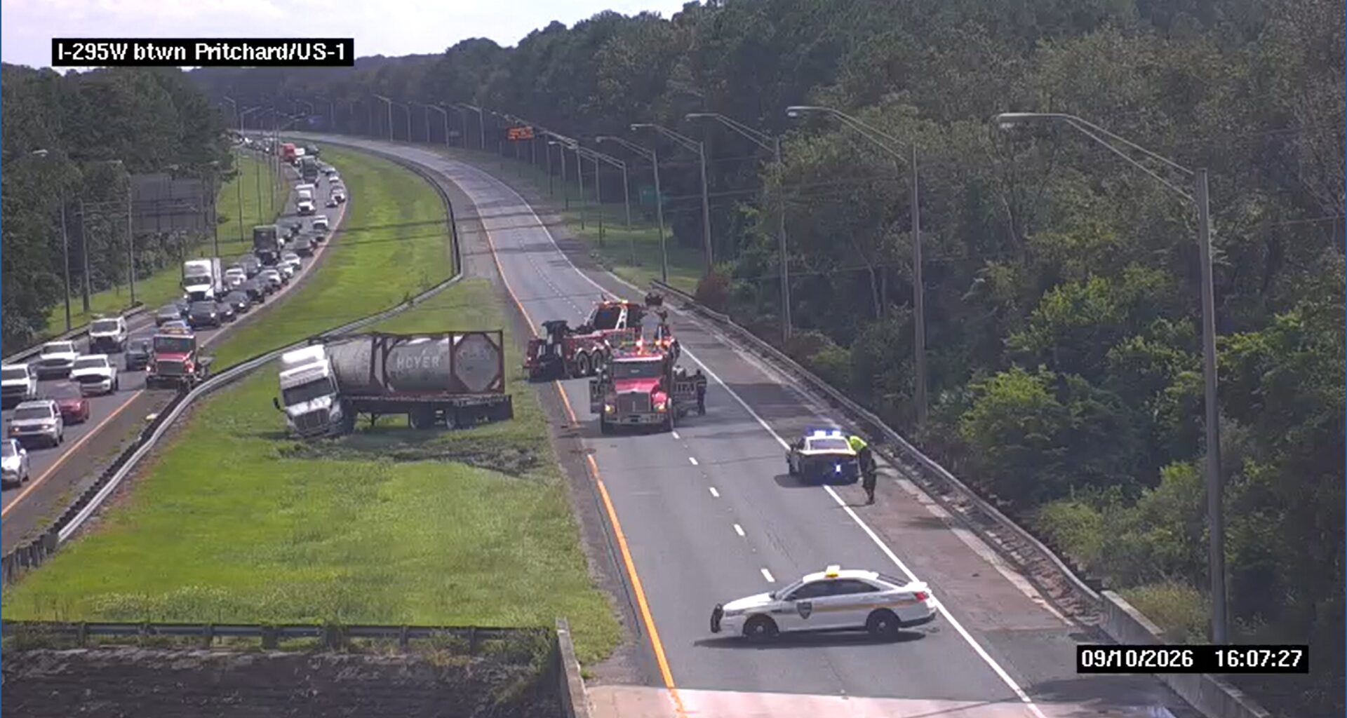 I-295W South closed due to jackknifed semi-truck near Pritchard Road