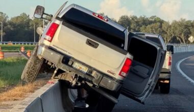 Florida man applying deodorant crashes truck on highway, FHP says
