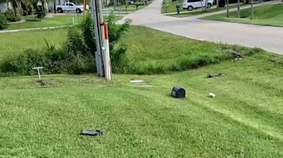 Cape Coral hit-and-run caught on camera damages mailboxes, neighbors demand action