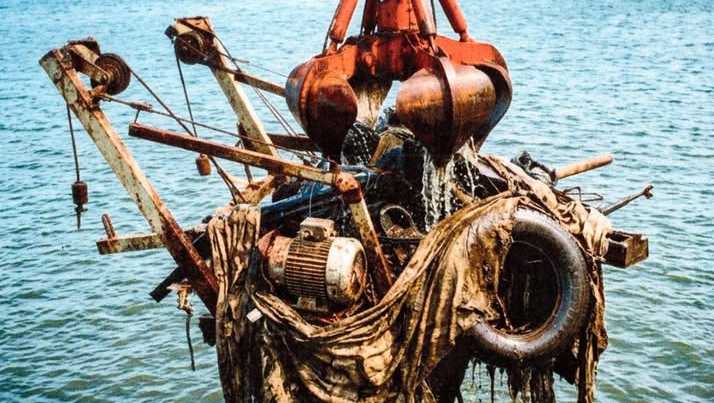 Major obstruction causing hazard removed from Florida waterway