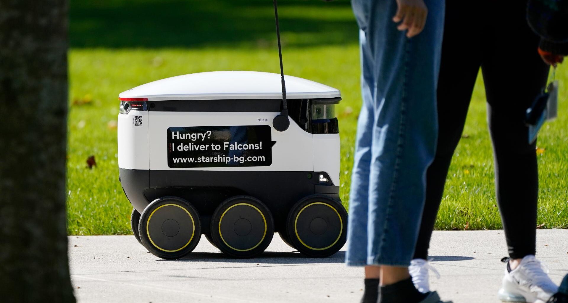 St. Petersburg considers food delivery robots; human couriers say it threatens their income