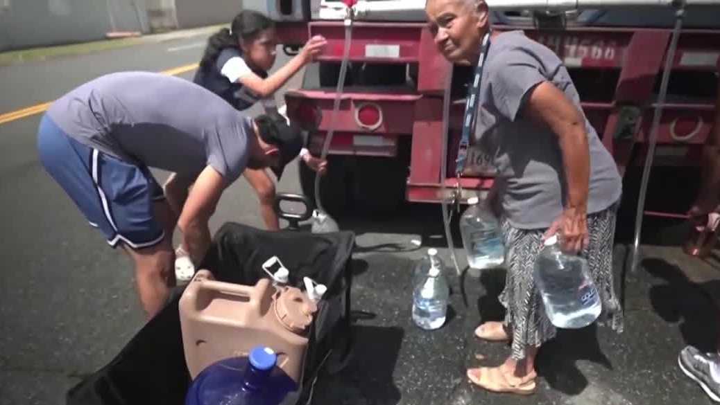 Puerto Ricans in Florida help with the island's water crisis
