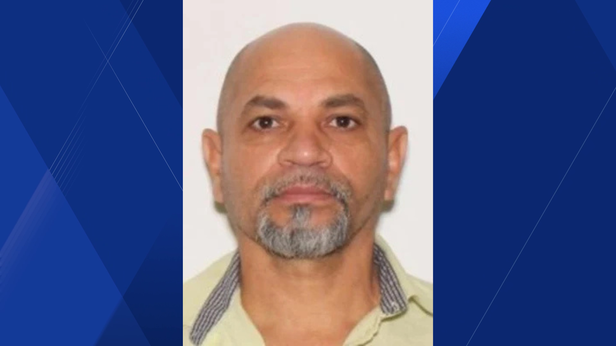 Suspect in Florida jewelry store robbery wanted by FBI
