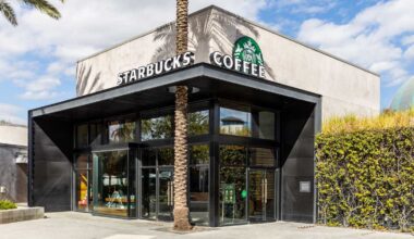 Starbucks closing Fort Myers location off Colonial Boulevard