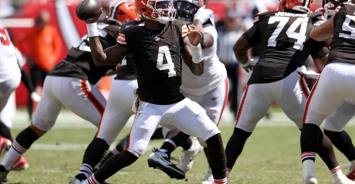 Cleveland Browns vs. Tampa Bay Buccaneers recap: Deshaun Watson delivers in second half win, after long weather delay