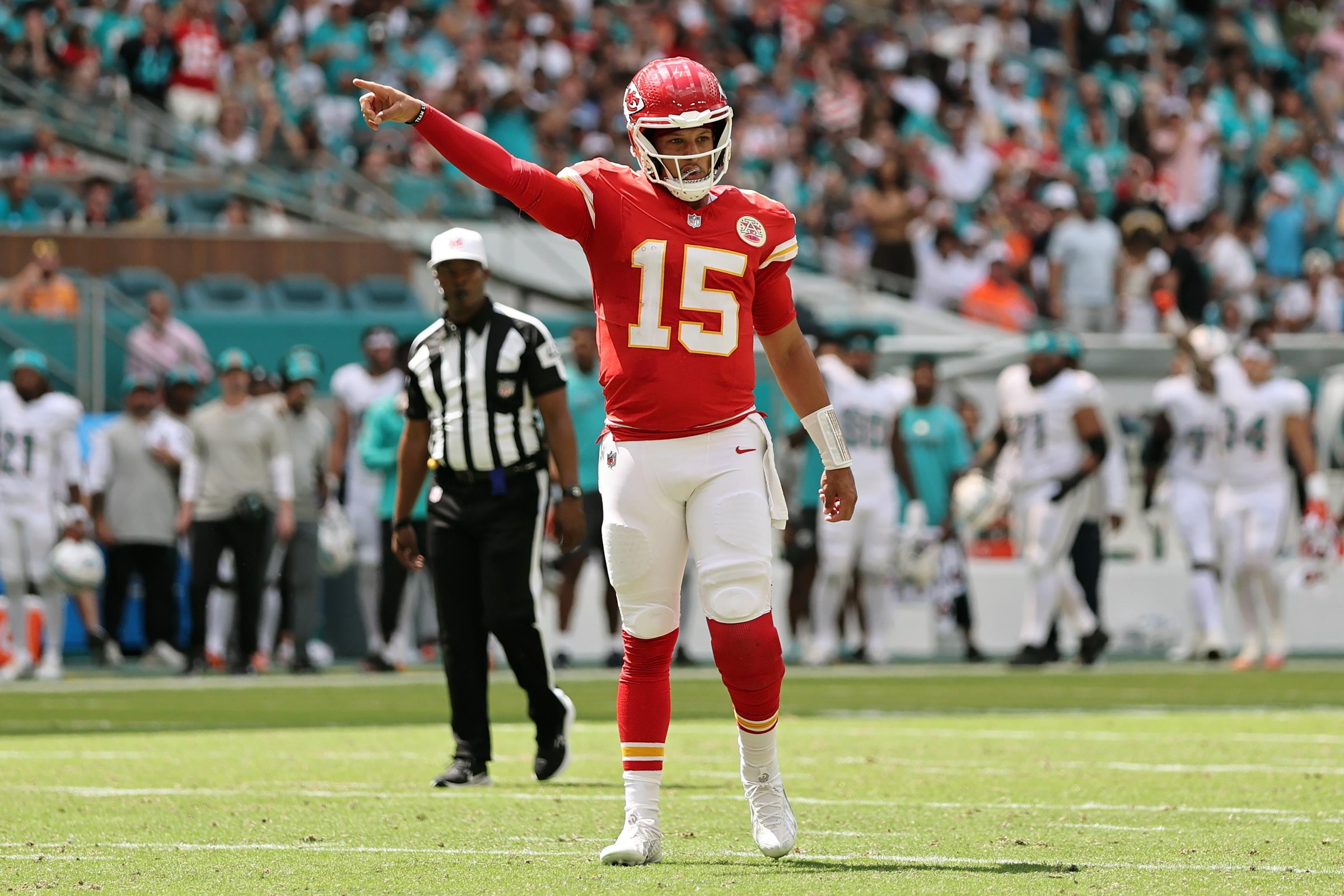 MIAMI GARDENS, FLORIDA - SEPTEMBER 27: Patrick Mahomes #15 of the Kansas City Chiefs reacts against the Miami Dolphins during the second quarter at Hard Rock Stadium on September 27, 2026 in Miami Gardens, Florida. (Photo by Carmen Mandato/Getty Images)