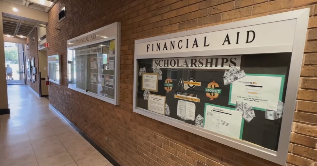 Thousands of UCF students wait weeks for financial aid
