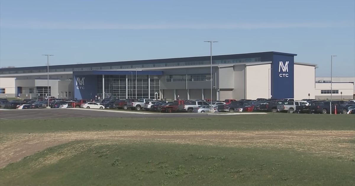 Teen faces felony charge after Miami Valley Career Center bomb threat