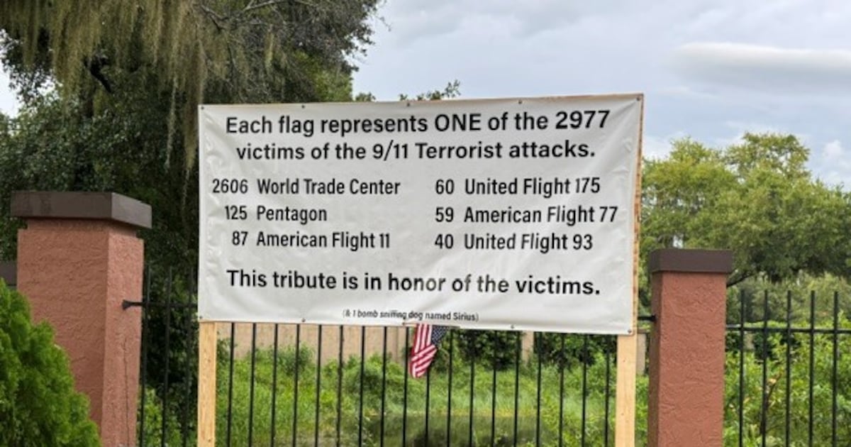 Altamonte Springs memorial uses 2,977 flags for 9/11