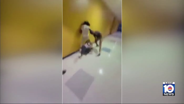 Student accused of stabbing 2 at Miami Northwestern Senior High School to remain behind bars
