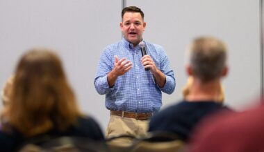 Florida Congress race draws accusations of debate dodging