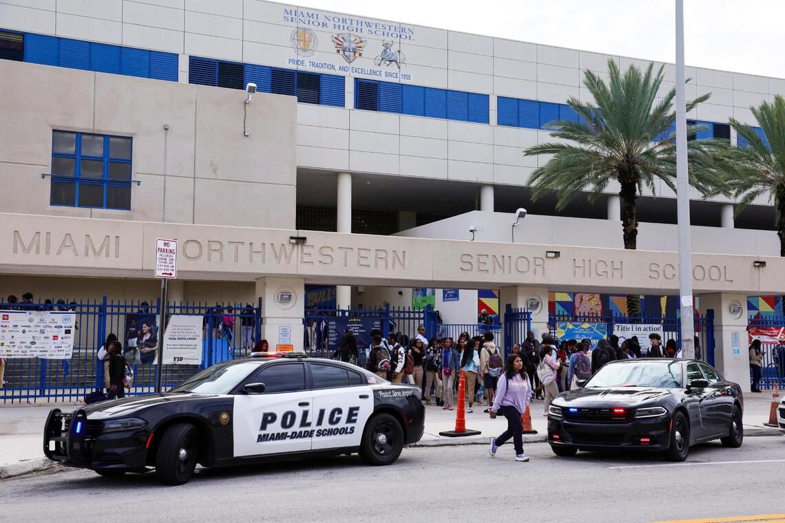 2 students injured in Miami Northwestern Senior High stabbing, officials say