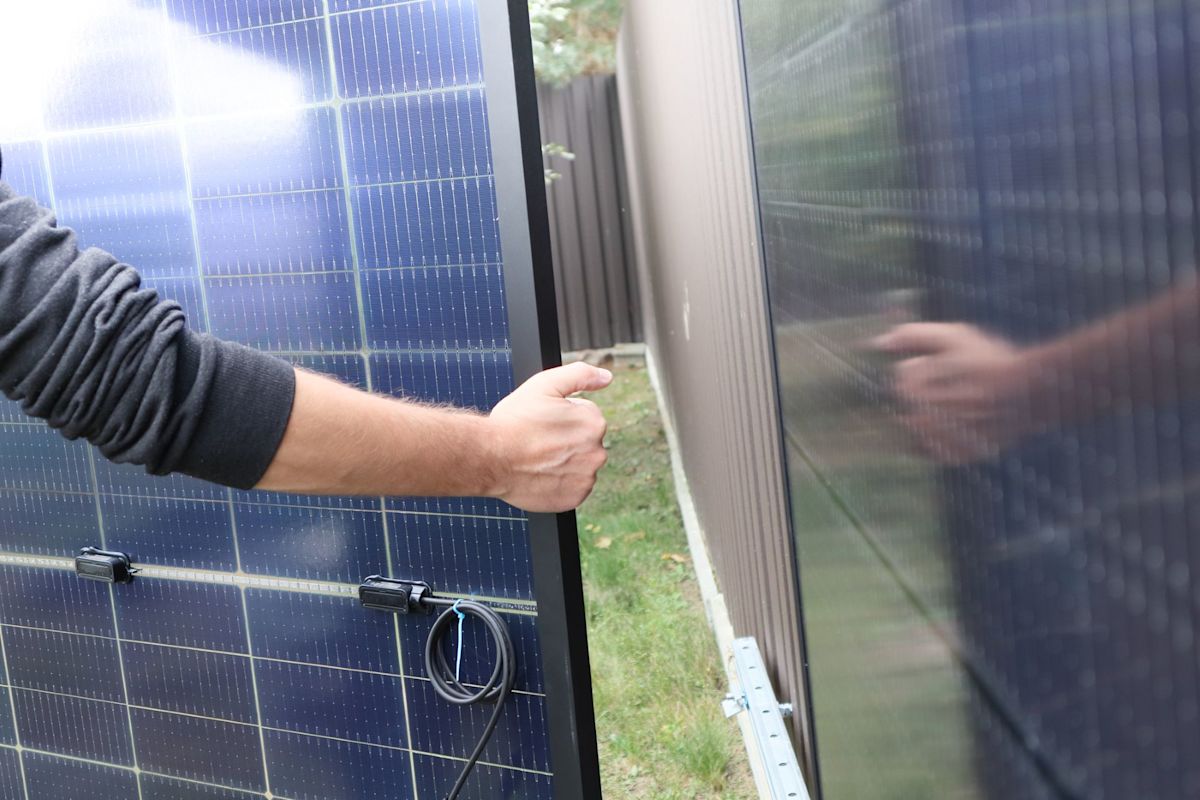 Florida DIY solar builder revises plans 3 times, then says city kept adding requirements