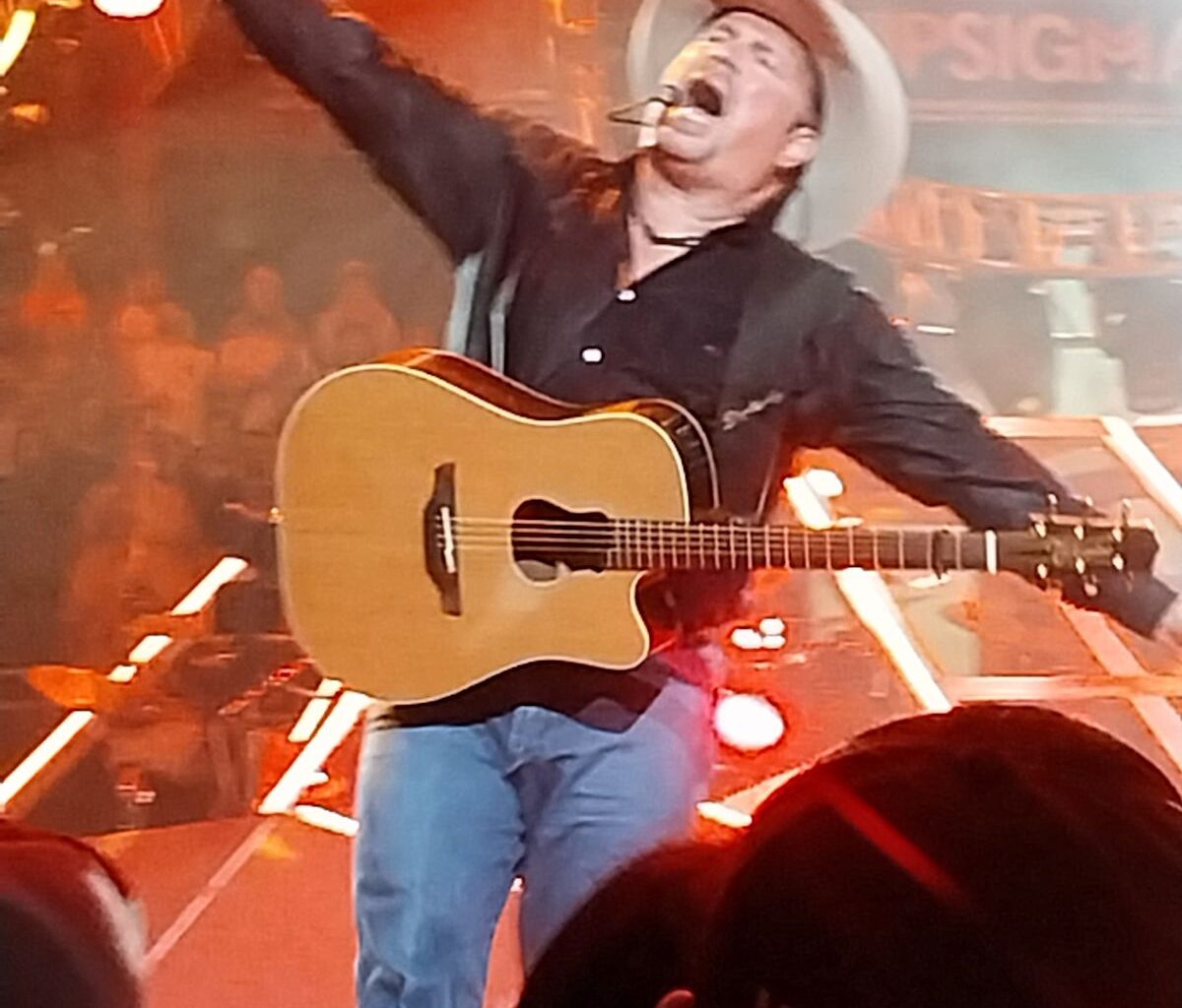Garth Brooks to play Denver this weekend, adds Orlando stops to tour