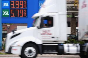 Florida gas prices climb as drivers feel the pinch at the pump