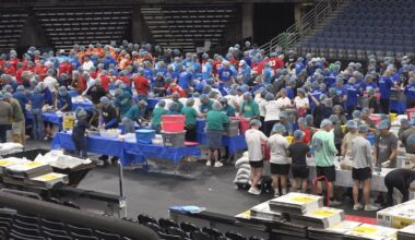 Volunteers pack thousands of meals in Tampa for 9/11 Day of Service