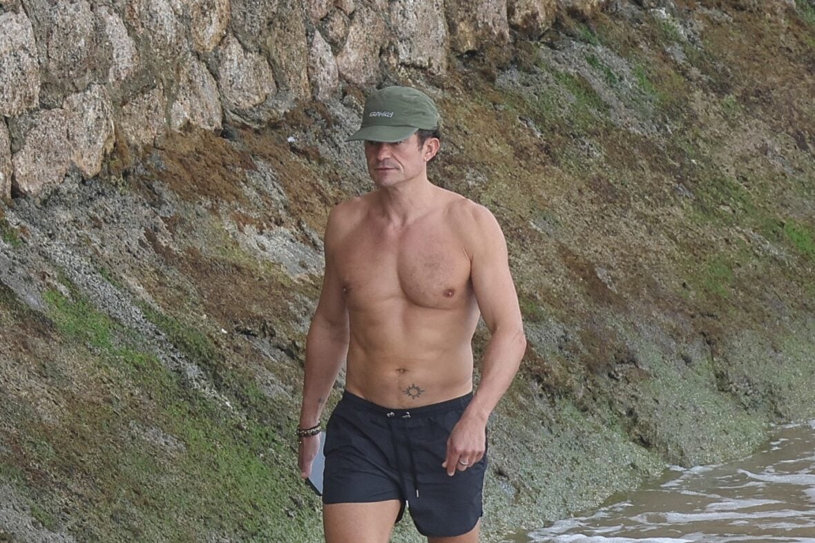 Orlando Bloom shirtless in Spain