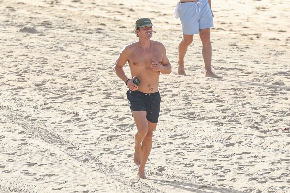 Orlando Bloom shirtless in Spain