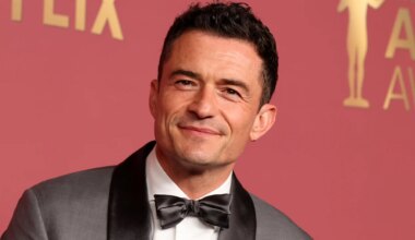 Orlando Bloom Shows Off His Fit Physique During Beach Day in Spain | Just Jared