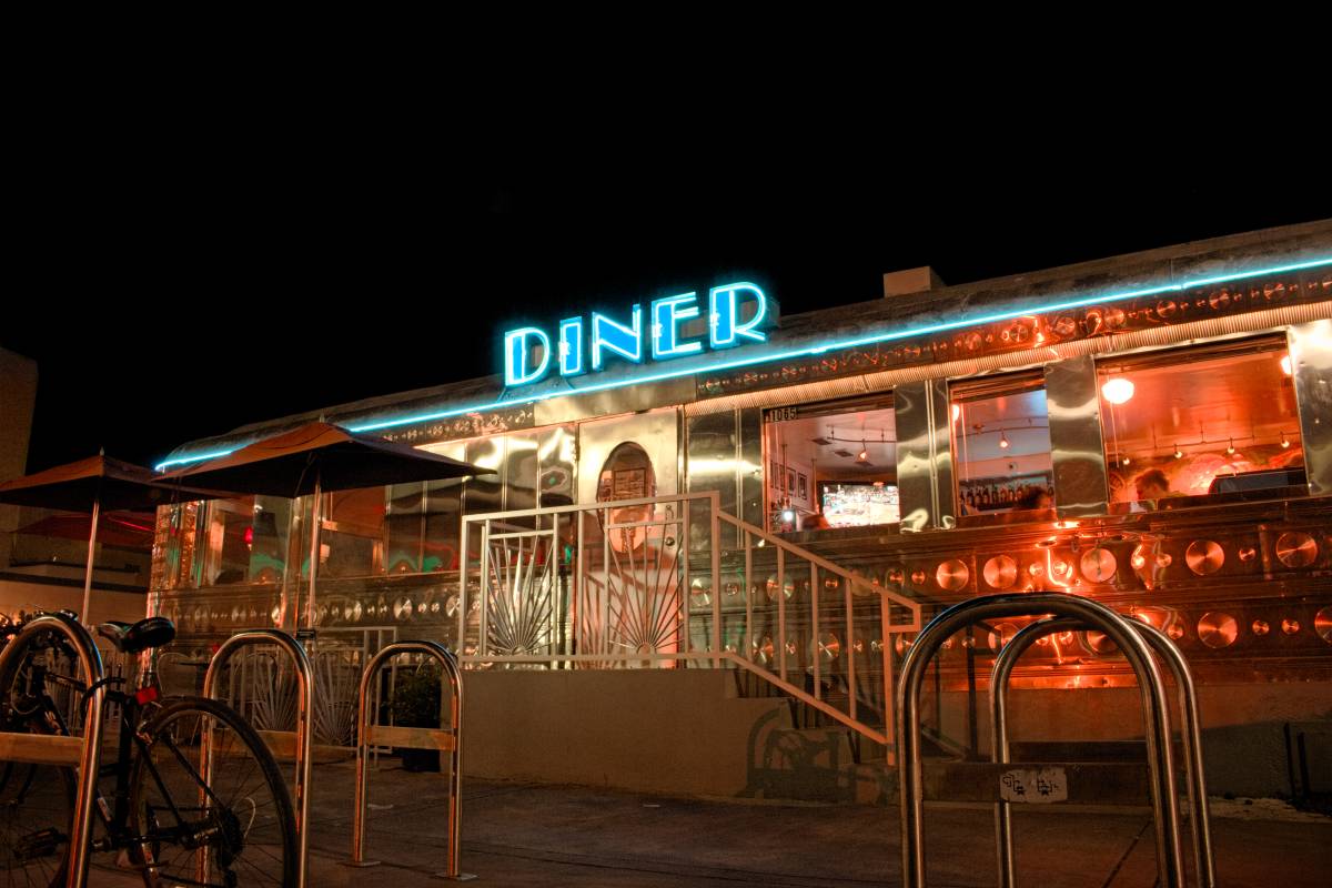 This 1948 dining car in Miami Beach was just named the #2 late-night spot in the U.S.