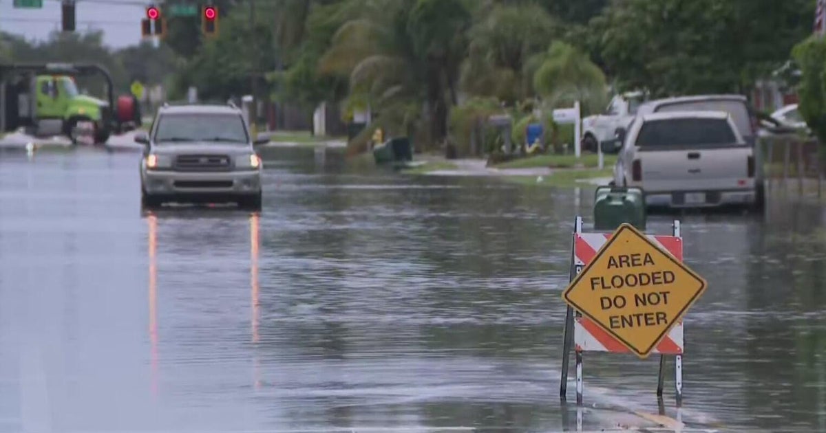 Broward flooding turns streets into lakes, delays flights at Fort Lauderdale airport