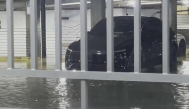 Broward County flooding strands vehicles, forces pedestrians to wade through Fort Lauderdale