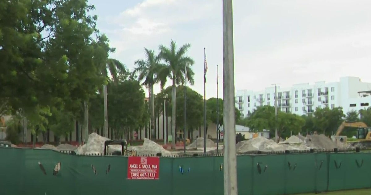 Off-duty Miami-Dade deputy hospitalized after car struck by lightning near Fire Rescue HQ in Doral, officials say