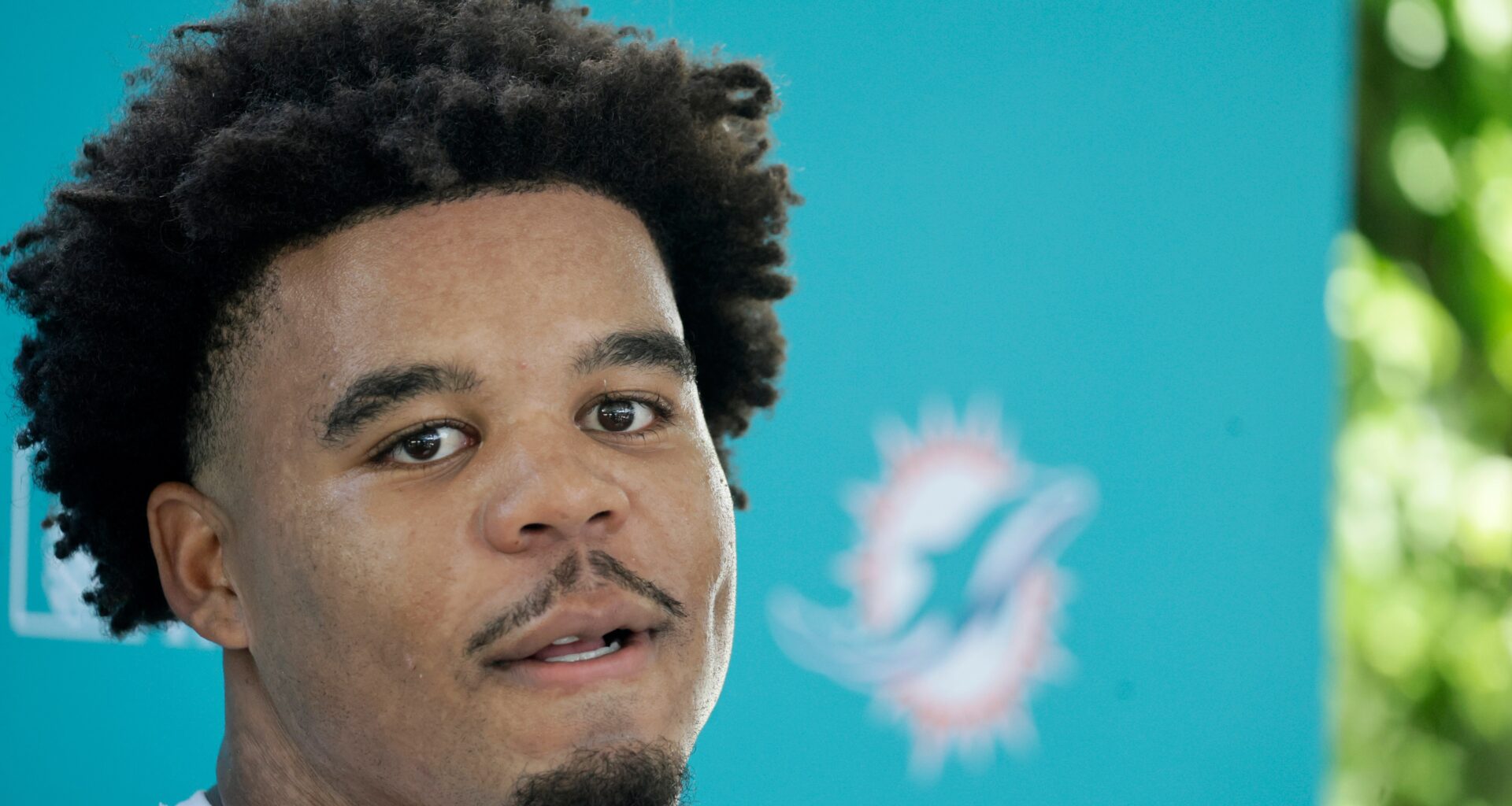 Dolphins' Chop Robinson out vs. 49ers with concussion