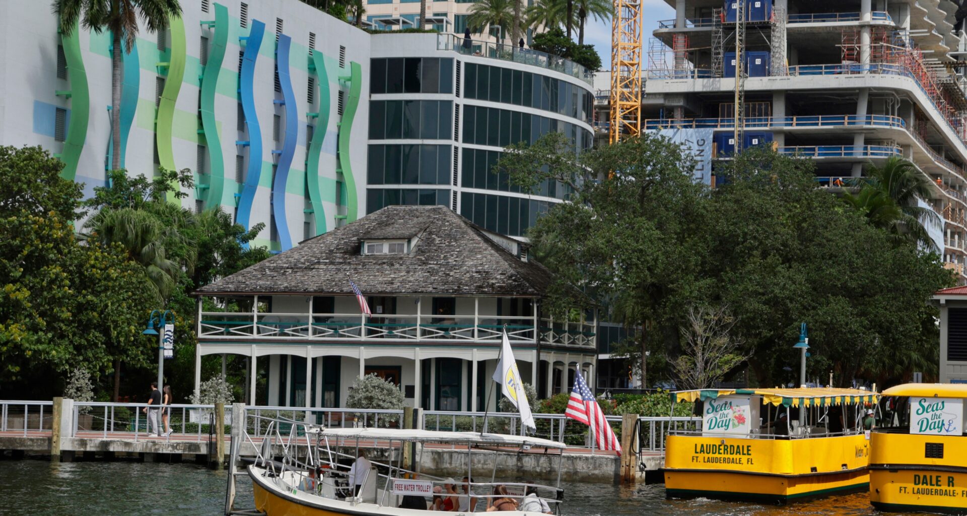 Fort Lauderdale may charge non-residents for water trolley