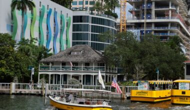 Fort Lauderdale may charge non-residents for water trolley