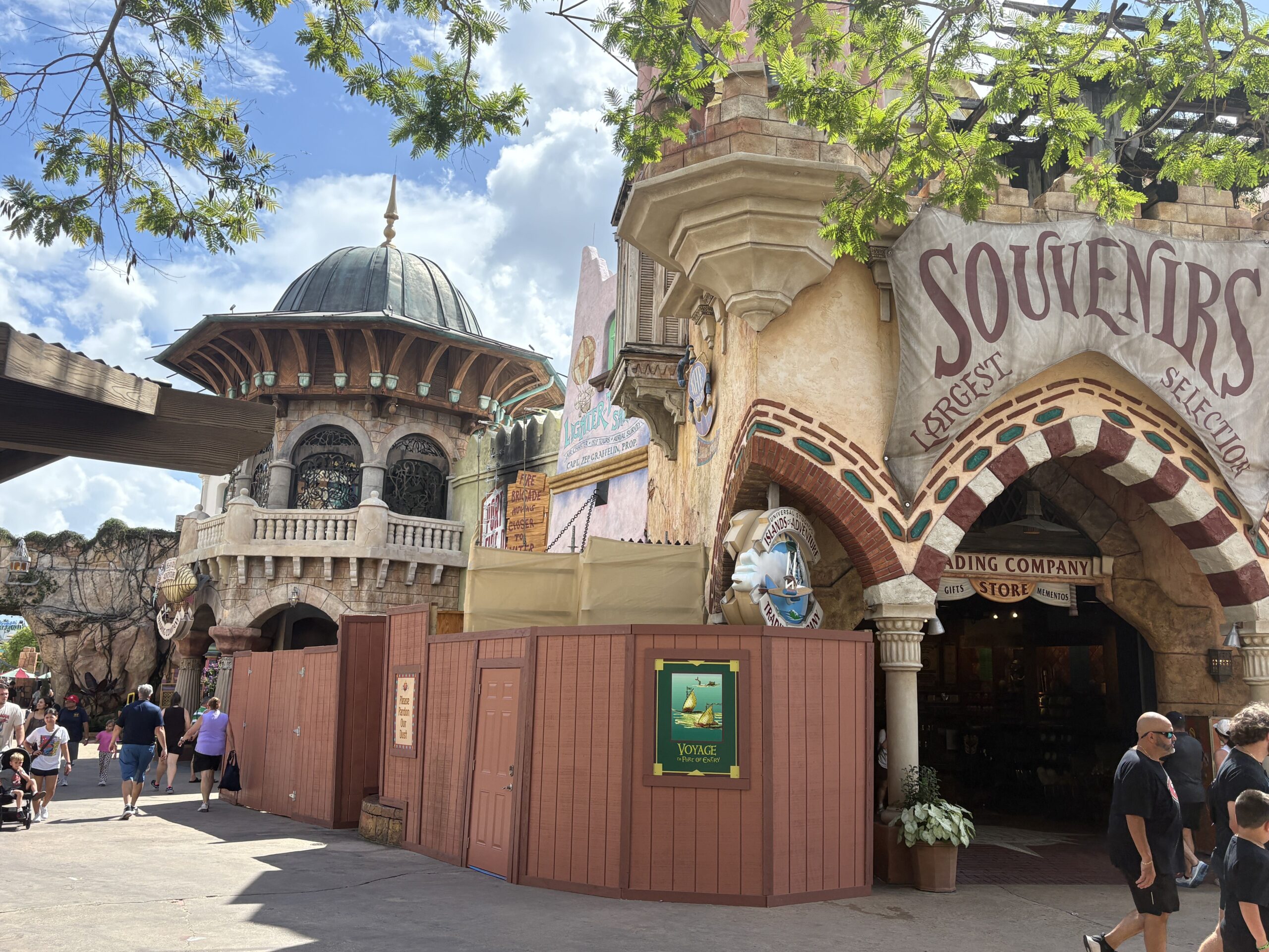 Islands of Adventure Trading Company Construction Walls